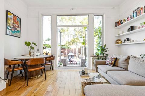 2 bedroom flat for sale, Kirkstall Road, London SW2