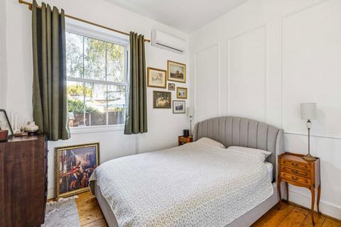 2 bedroom flat for sale, Kirkstall Road, London SW2