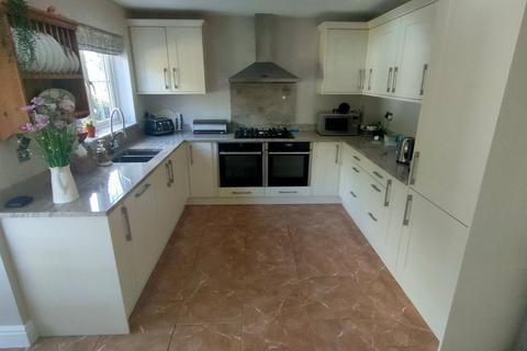 4 bedroom detached house for sale, Golau Fryn, Wrexham LL11