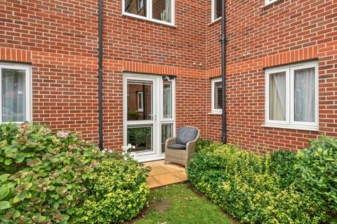 1 bedroom flat for sale, Cathedral View Court, Cabourne Avenue, Lincoln, Lincolnshire, LN2