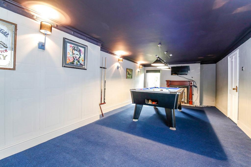 Games Room/Bed 5