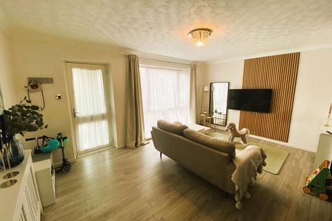 3 bedroom townhouse for sale, 10 Falcon Drive, Chadderton, Oldham, OL9 0EY