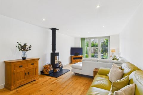 4 bedroom detached house for sale, Dairy Close, Hartington