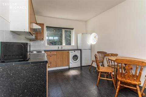 5 bedroom semi-detached house to rent, Nyetimber Hill, Brighton