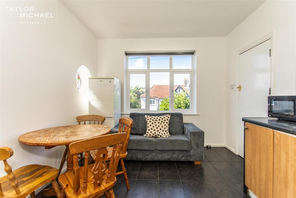 Kitchen / Living Room