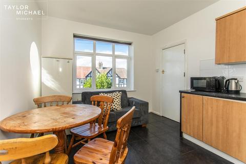 5 bedroom semi-detached house to rent, Nyetimber Hill, Brighton