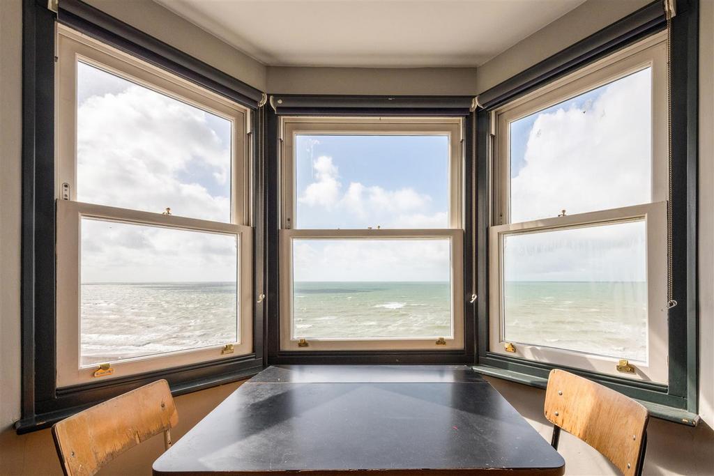 Flat 10, 41 Kings Road-12.jpg