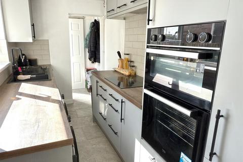 3 bedroom terraced house for sale, Ipswich Road, Lowestoft, Suffolk, NR32