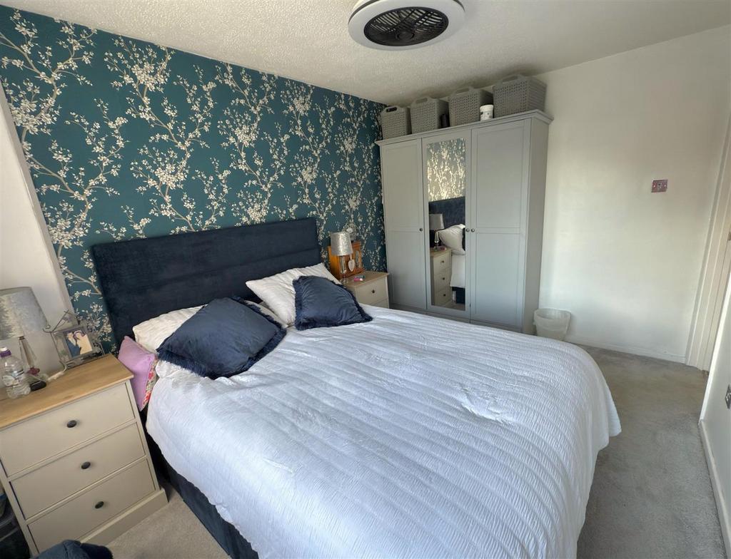 Bedroom 1.jpg