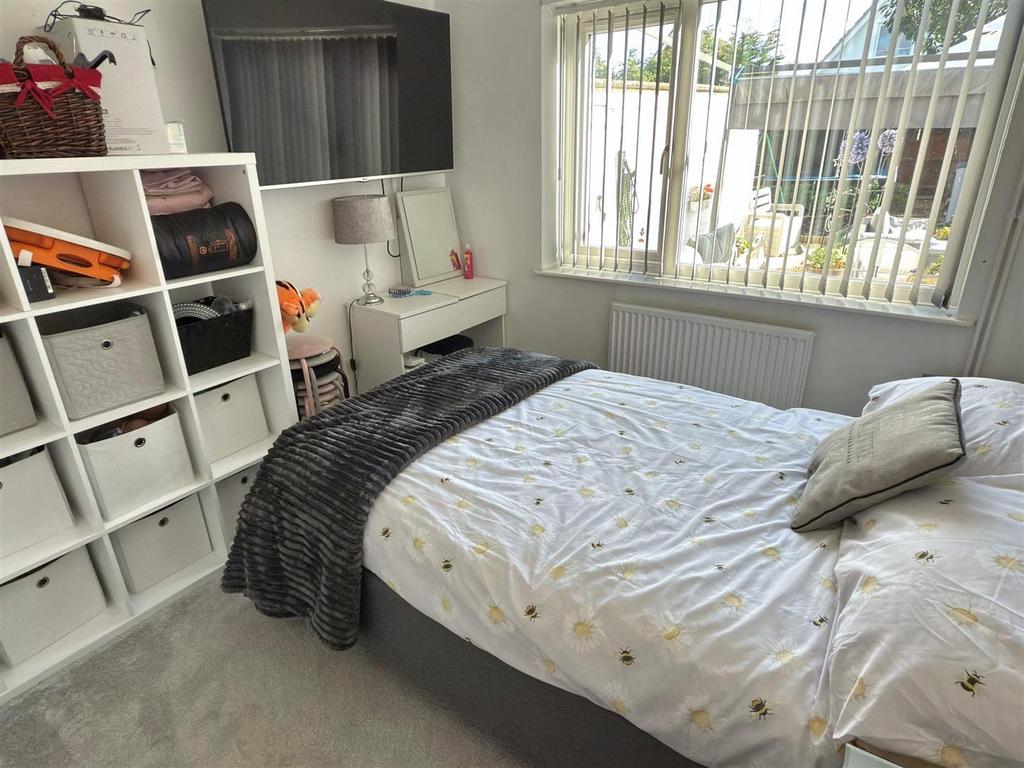 BED 1.jpg