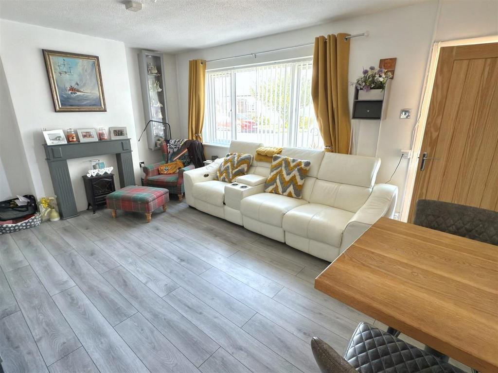 LIVING AREA.jpg