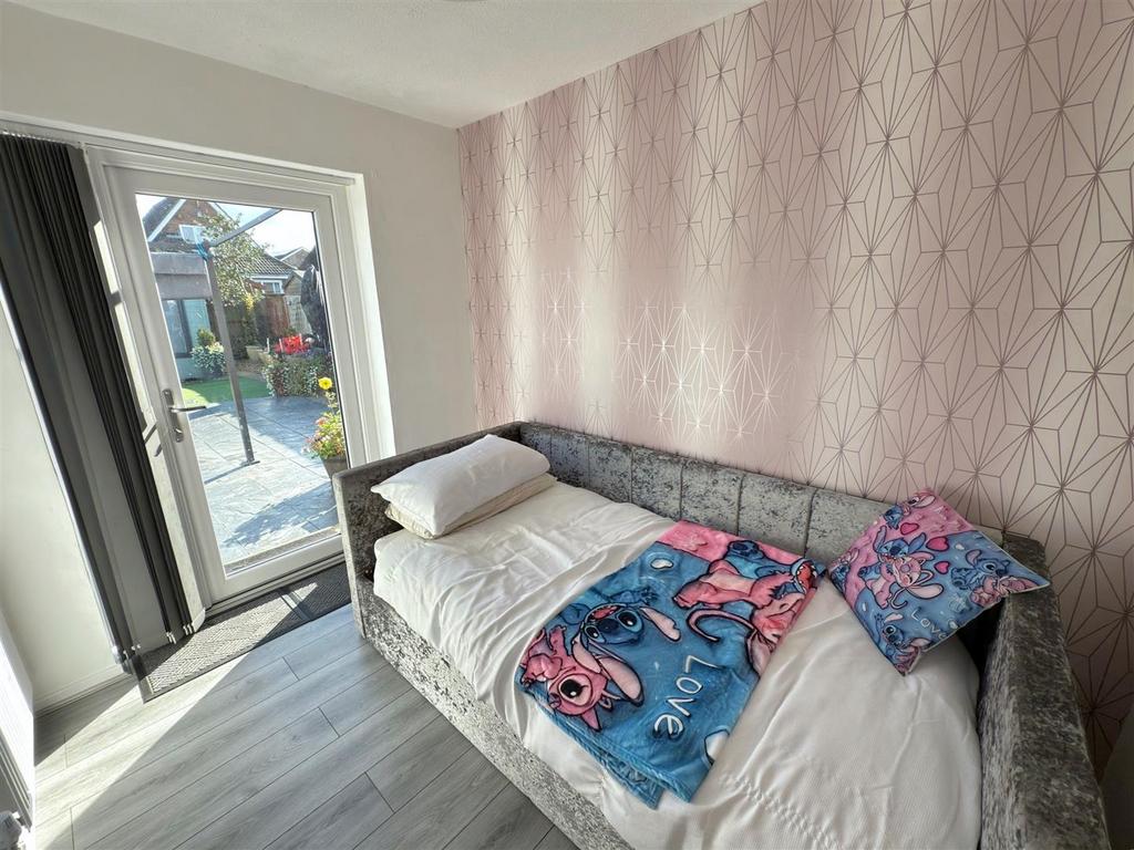 BED 3.jpg