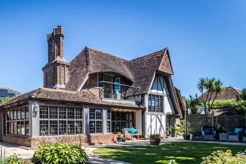 2 Fourth Avenue, Felpham, PO22