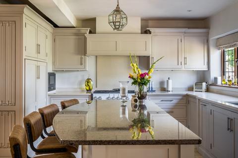 4 bedroom detached house for sale, 2 Fourth Avenue, Felpham, PO22