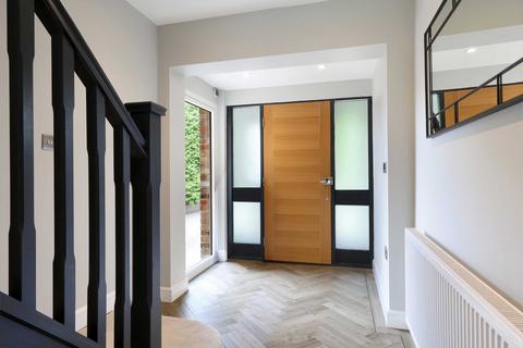 5 bedroom detached house for sale, Chiltern Hill, Chalfont St. Peter, Buckinghamshire, SL9