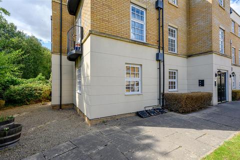 2 bedroom apartment for sale, Bishopfields Drive, York, YO26 4WN
