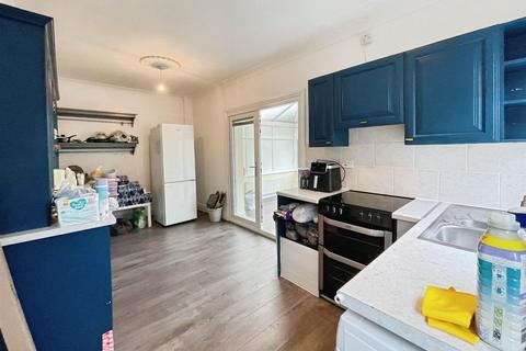 3 bedroom semi-detached house for sale, Wrose Road, Bradford BD2