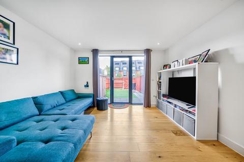 4 bedroom terraced house for sale, Station Road, Burgess Hill