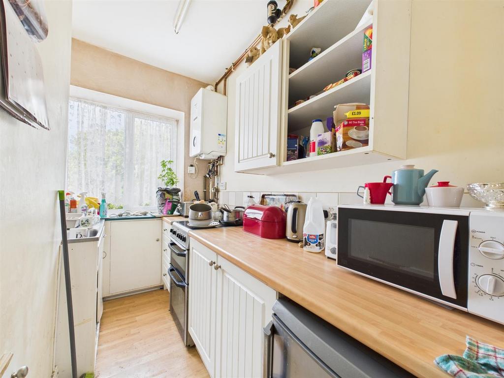 Kitchen: