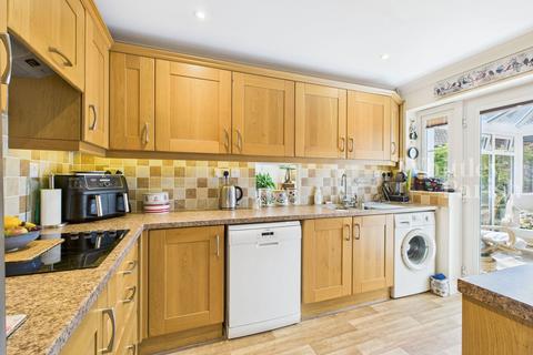 2 bedroom detached bungalow for sale, Daniel Gardens, Eye