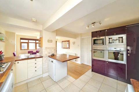 4 bedroom detached house for sale, Walden Gardens, Penn, WV4