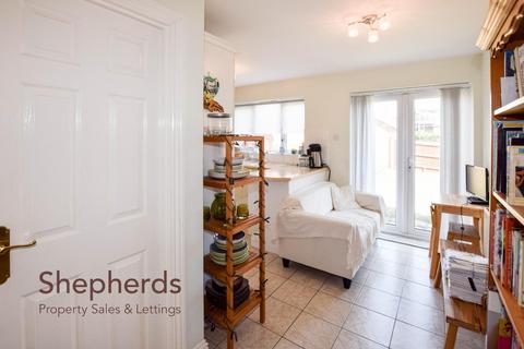8 Nutwood Gardens, Cheshunt, Waltham Cross, EN7 6UP