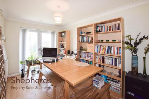 8 Nutwood Gardens, Cheshunt, Waltham Cross, EN7 6UP