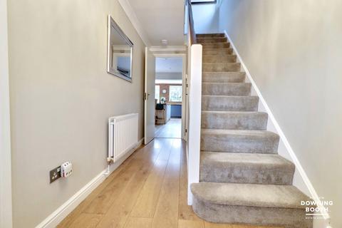 4 bedroom detached house for sale, Sedgemere Grove, Shelfield, WS4 1XE - Beautifully Presented Family Home