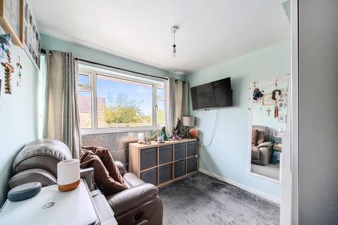 19 Swanbrook, Swindon, SN3 5AJ