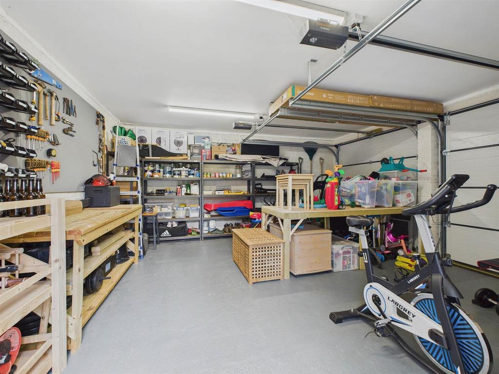 CAM03972 G0-PR0119-STILL020.jpg