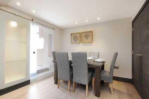 3 bedroom apartment to rent, St. Johns Wood Park, London, NW8