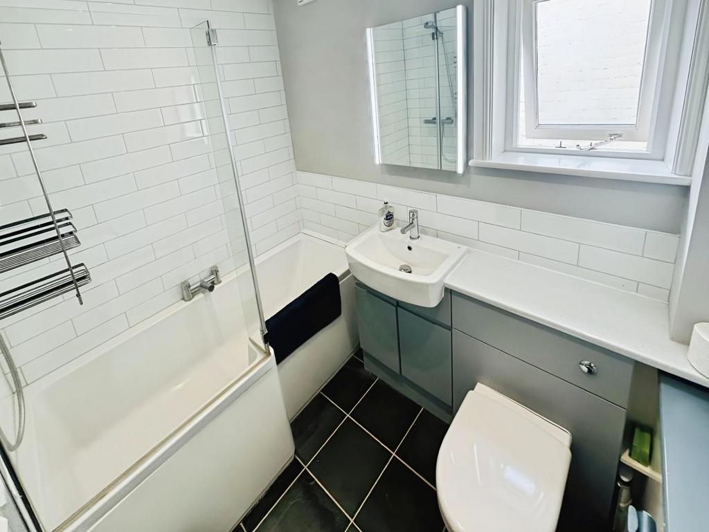Bathroom.JPEG.jpg