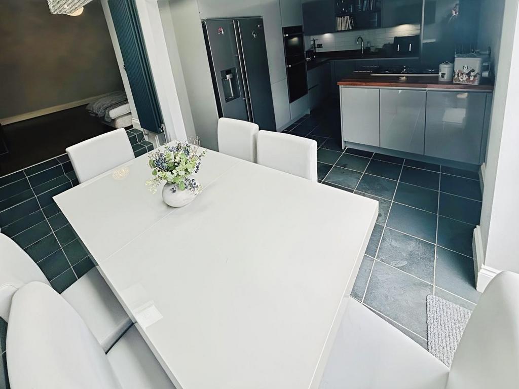 Kitchen.JPEG.jpg