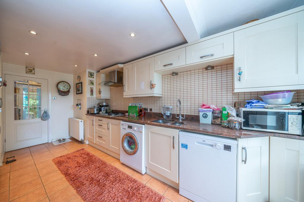 22-St-Mary s-Avenue-0553 (1)