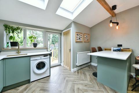 2 bedroom terraced house for sale, Stockport Road, Greater Manchester SK14