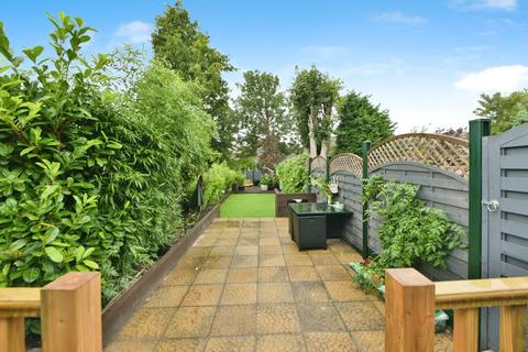 2 bedroom terraced house for sale, Stockport Road, Greater Manchester SK14