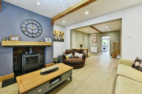 2 bedroom terraced house for sale, Stockport Road, Greater Manchester SK14