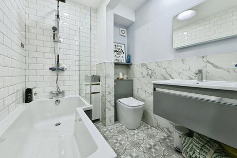 2 bedroom terraced house for sale, Stockport Road, Greater Manchester SK14