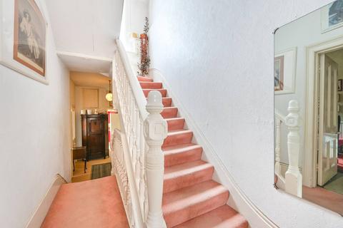 3 bedroom flat for sale, Dean Road, Willesden Green, London, NW2