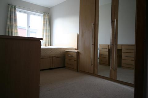 2 bedroom flat to rent, Colombo Square, Worsdell Drive, Gateshead NE8