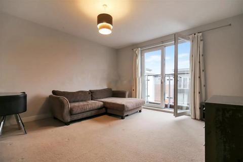2 bedroom flat to rent, Colombo Square, Worsdell Drive, Gateshead NE8