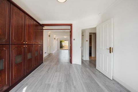 82 Coledale Drive, Stanmore, HA7 2QF