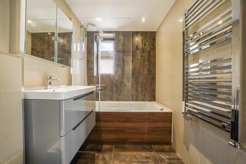 82 Coledale Drive, Stanmore, HA7 2QF