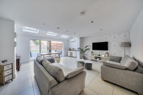 5 bedroom semi-detached house for sale, Oakhurst Close, Kingston Upon Thames, KT2