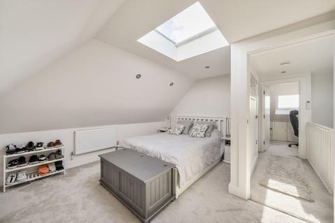 5 bedroom semi-detached house for sale, Oakhurst Close, Kingston Upon Thames, KT2