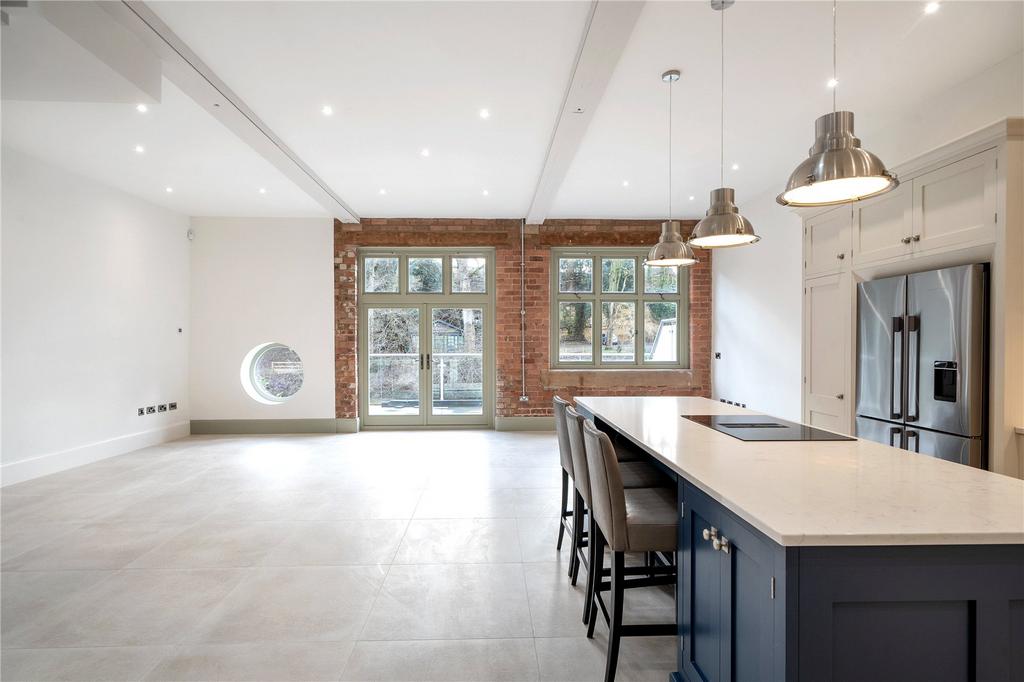 Living / Kitchen