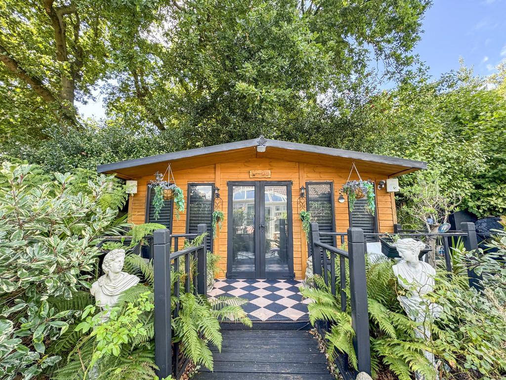 Summer house office