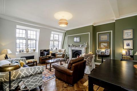 2 bedroom flat for sale, Weymouth Street, London W1G