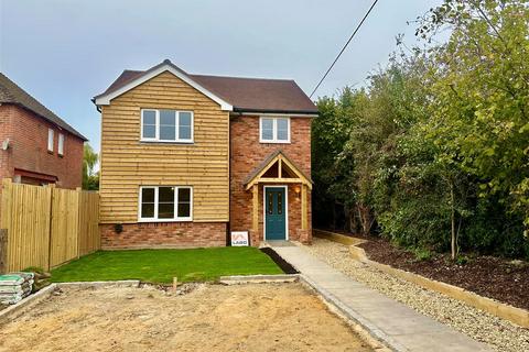3 bedroom detached house for sale, Thurstons , Binsted, Alton