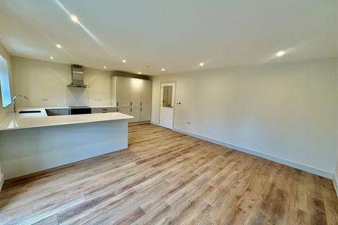3 bedroom detached house for sale, Thurstons , Binsted, Alton